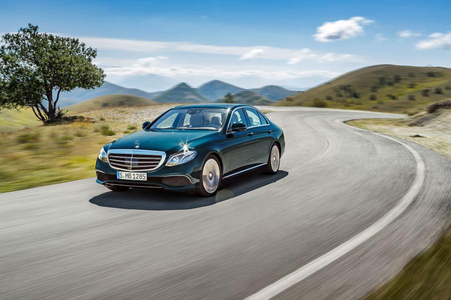  Mercedes-Benz E350e Exclusive Line 2016 года  (фото 14 из 21)